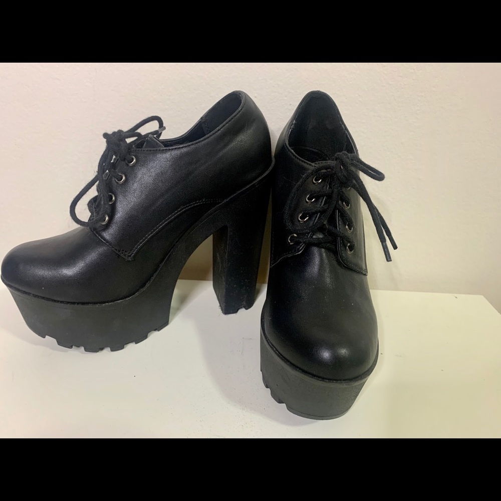 Chunky platform lace up shoes